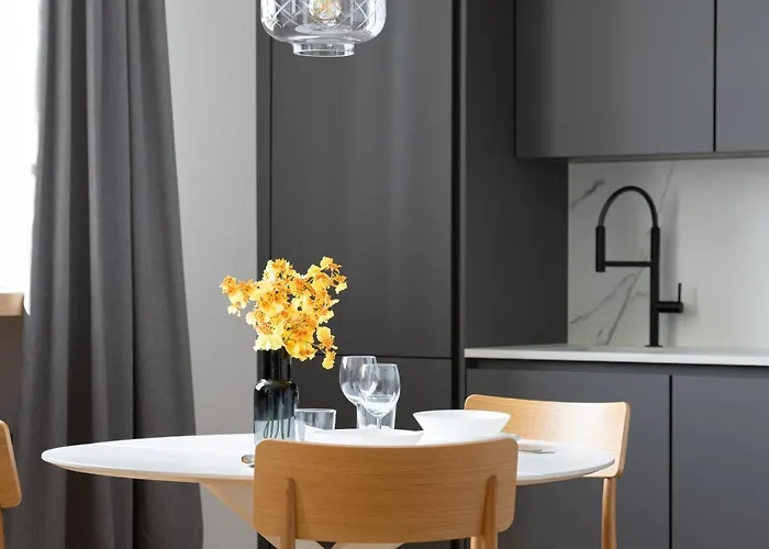 Hilltop - Grand Gonsiori * Tallin